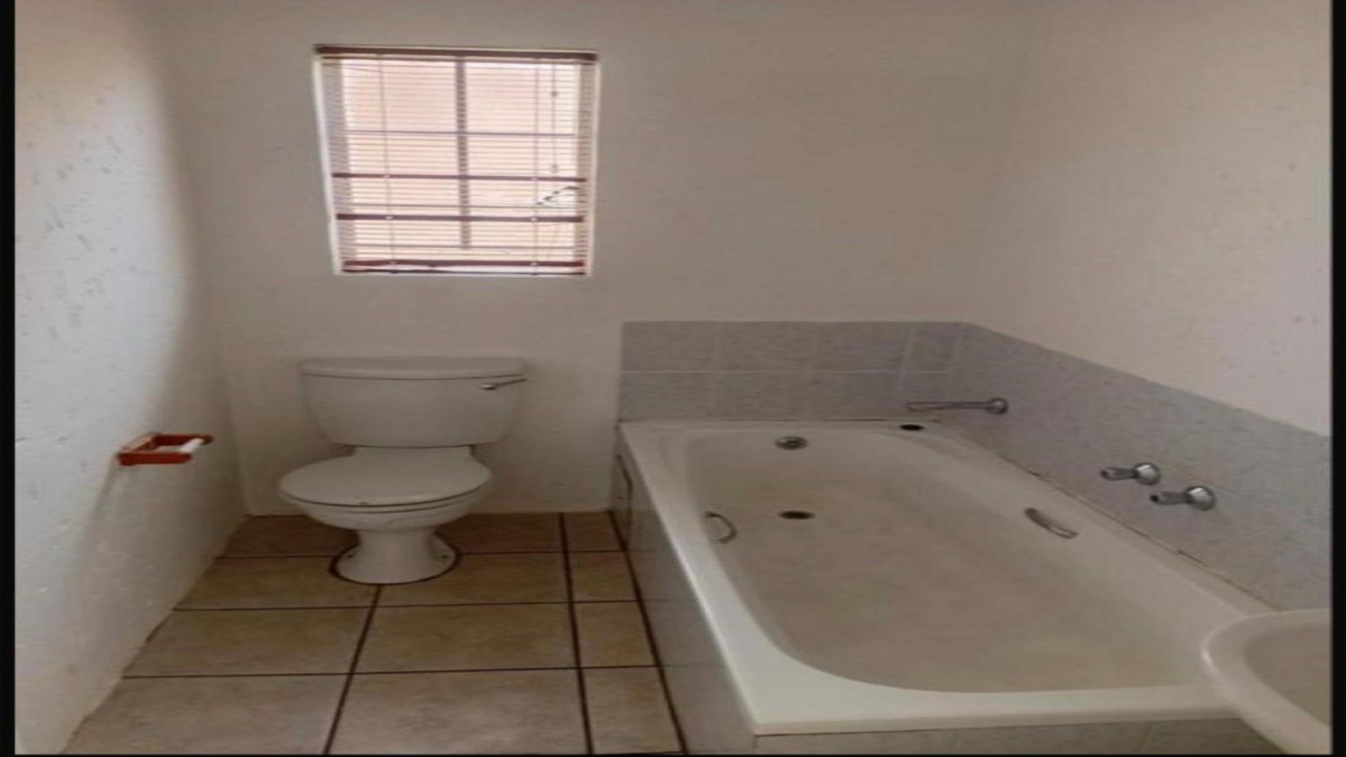 Bathroom 1 - 4 square meters of property in Georginia