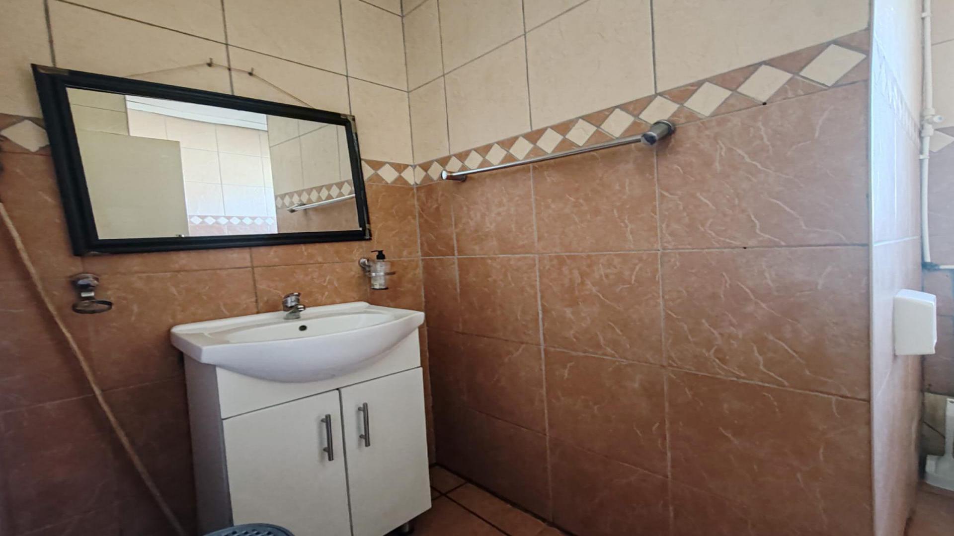 Bathroom 1 of property in Dawn Park