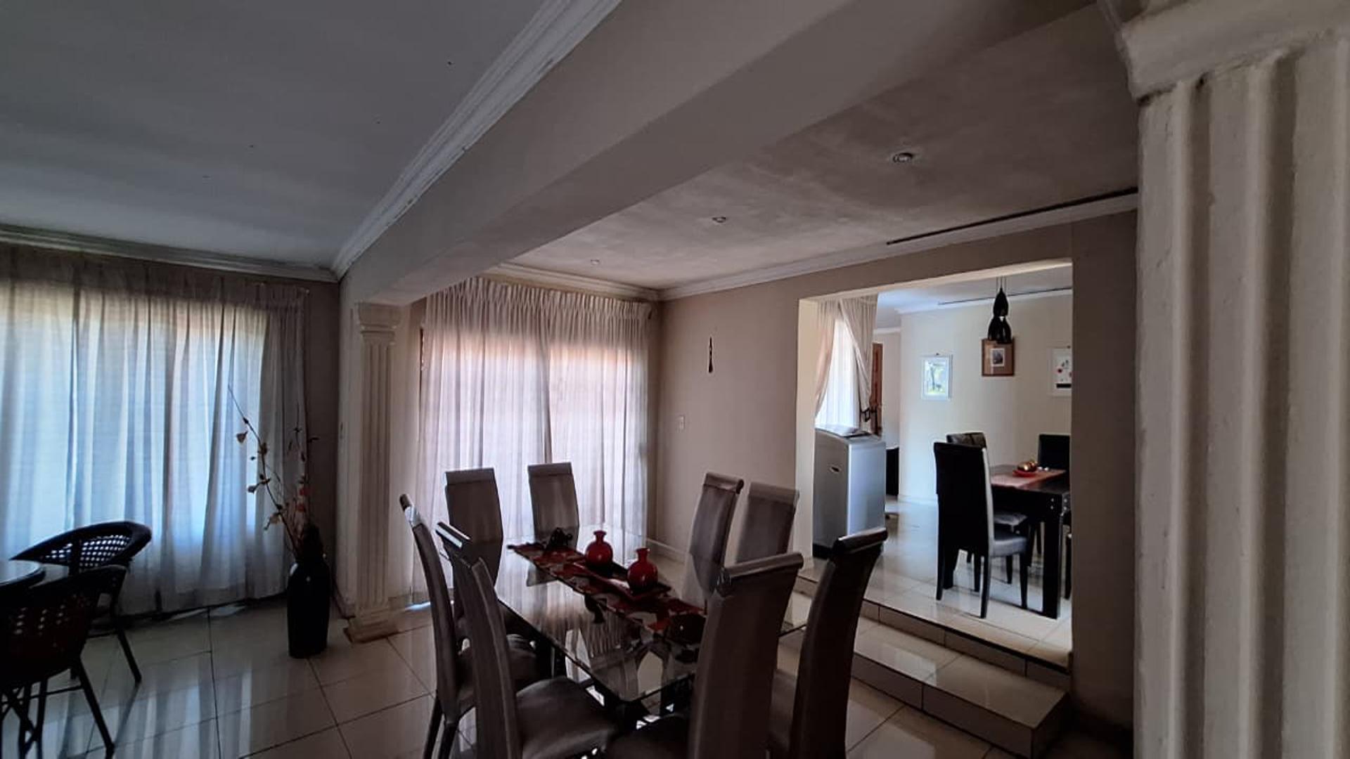 Dining Room - 39 square meters of property in Dawn Park