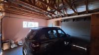 Garage - 39 square meters of property in Dawn Park