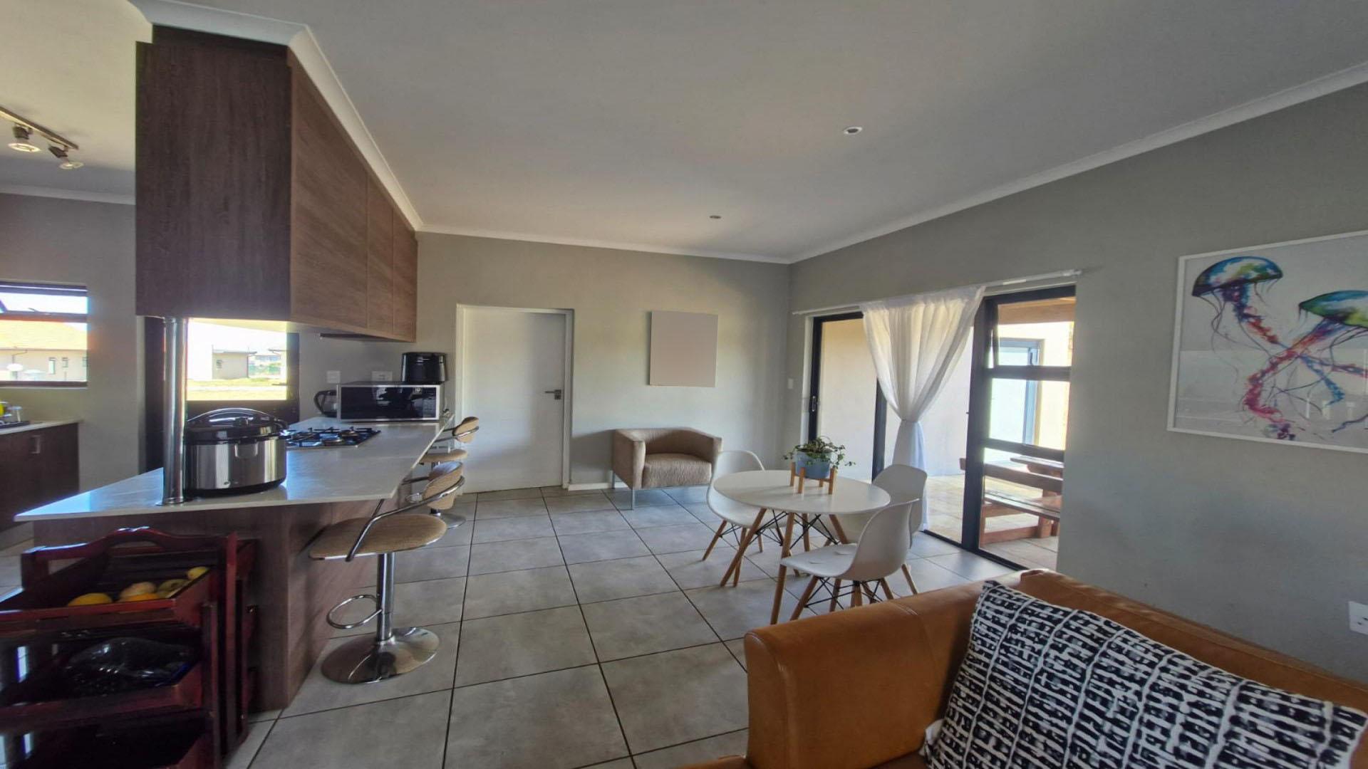 Dining Room of property in Kidds Beach