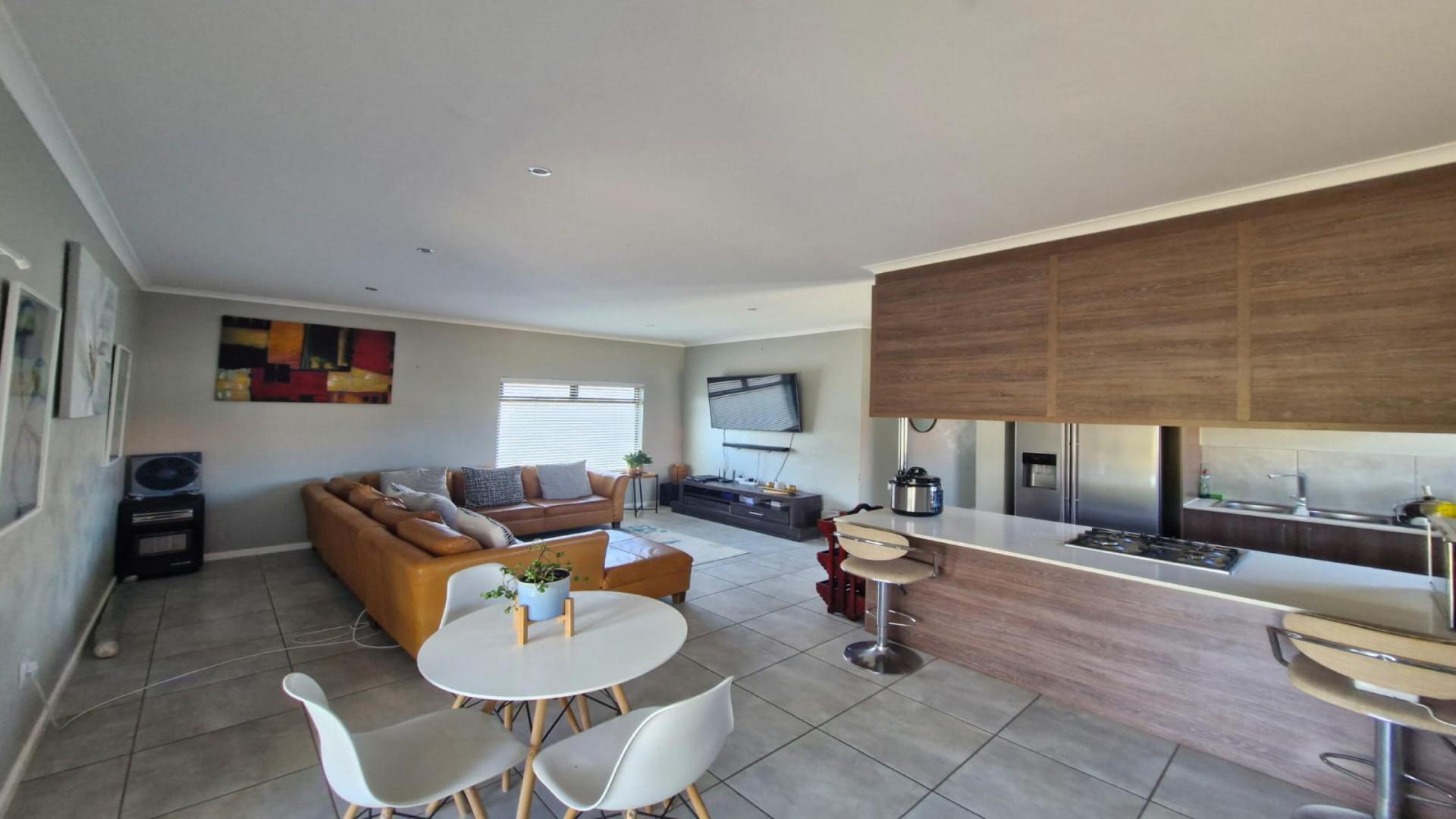 Dining Room of property in Kidds Beach