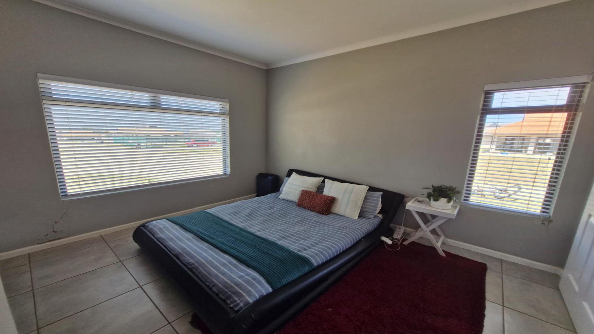 Bed Room 2 of property in Kidds Beach