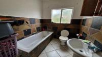 Bathroom 2 of property in Rustenburg Oos-Einde