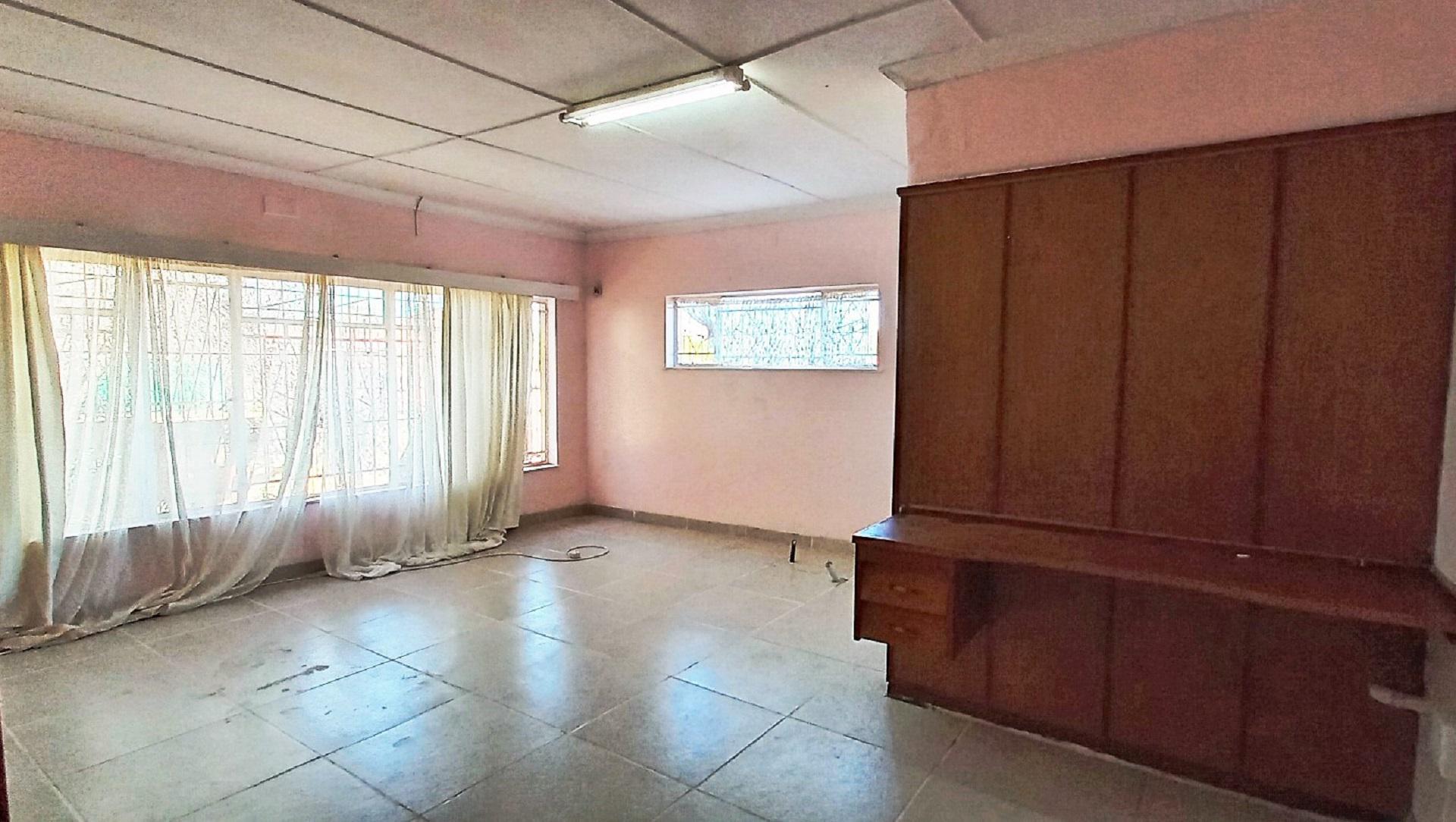 Main Bedroom of property in Brandfort