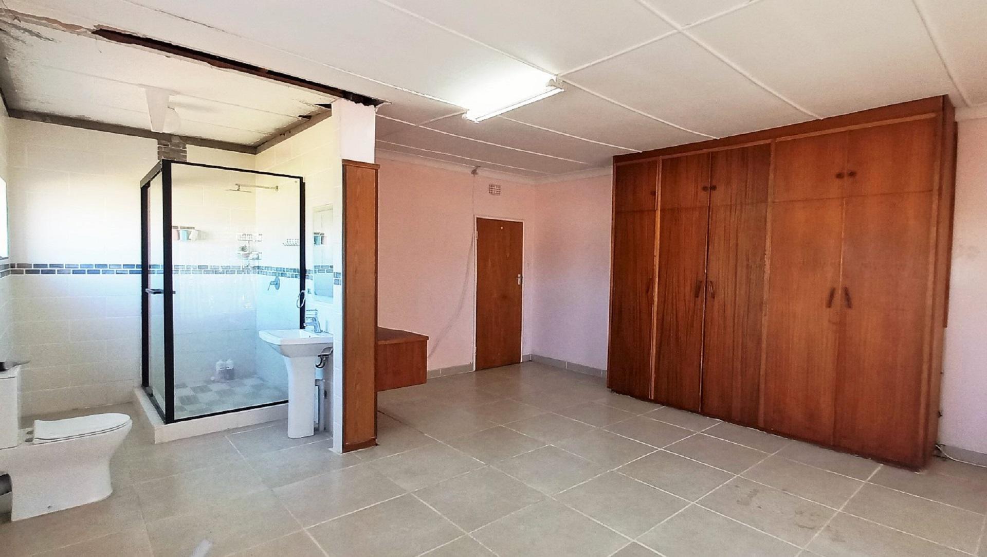 Main Bedroom of property in Brandfort