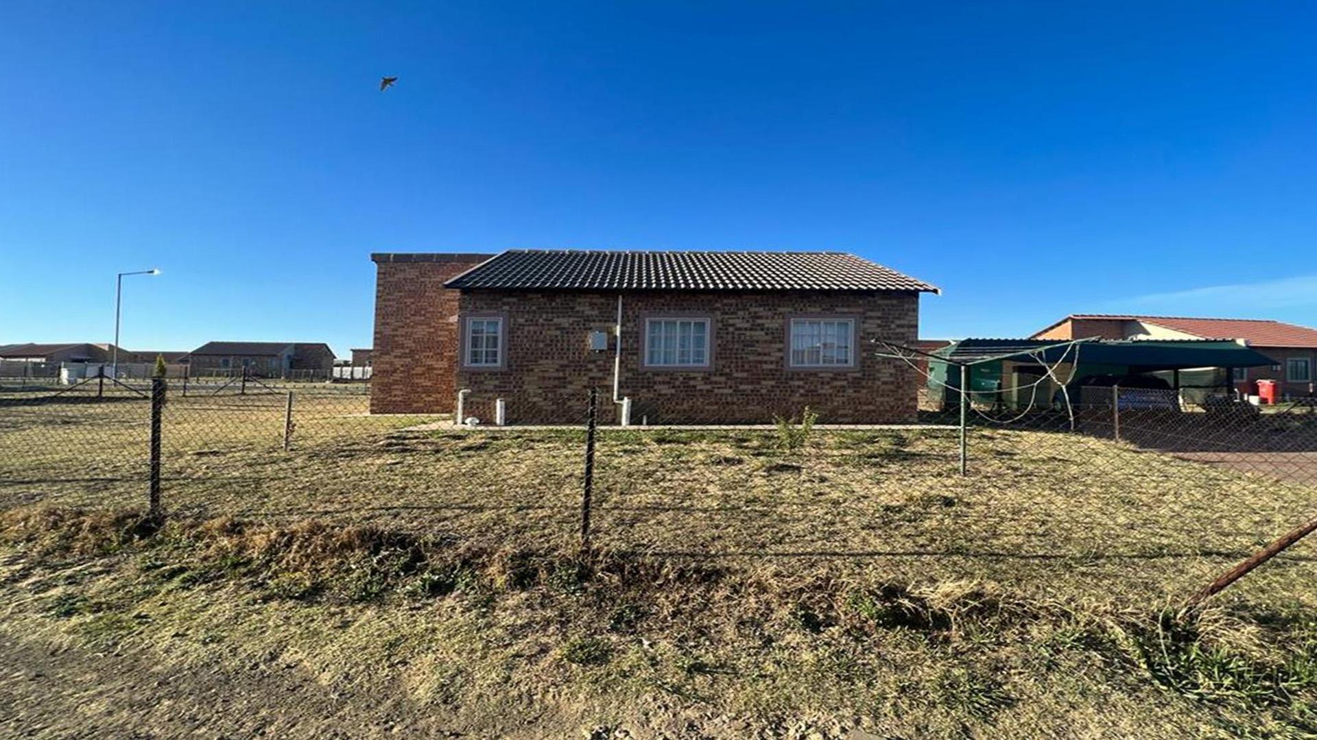 Front View of property in Secunda