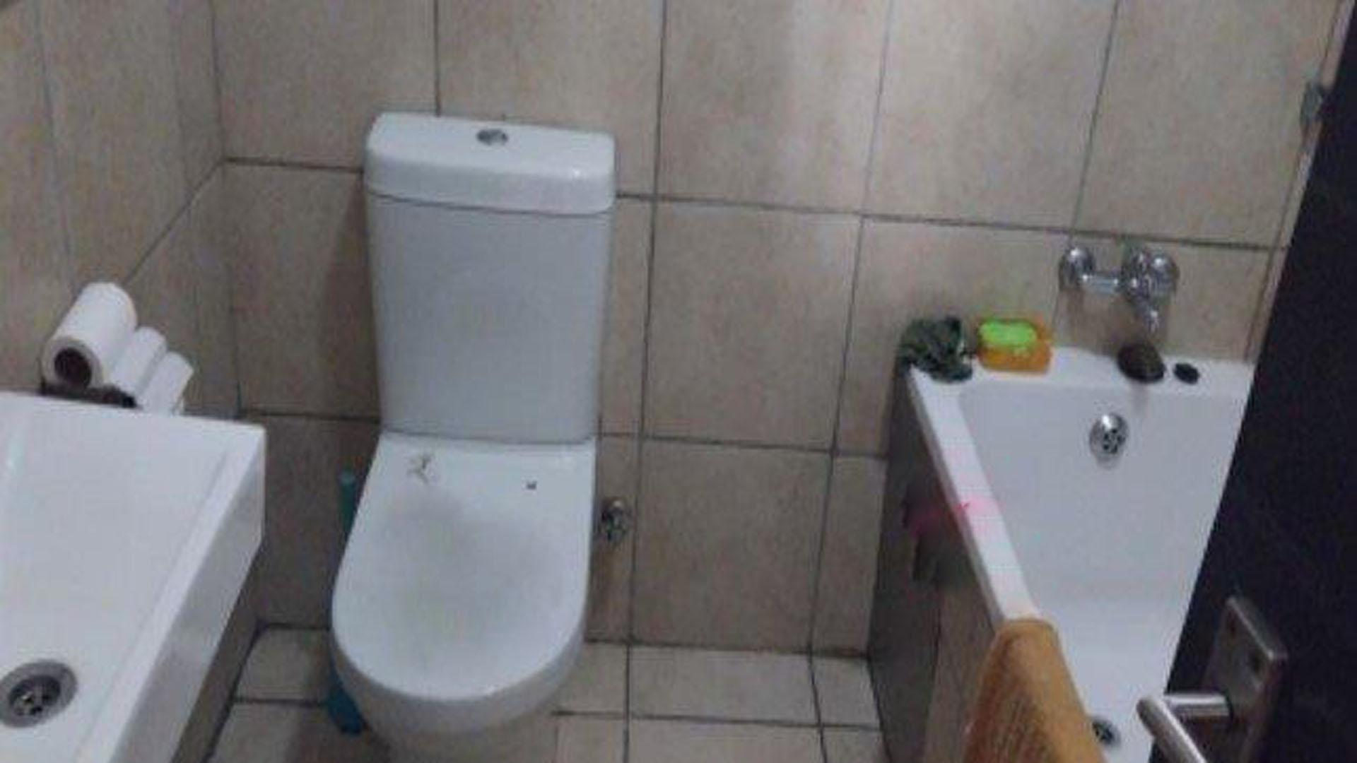 Bathroom 1 of property in Belhar