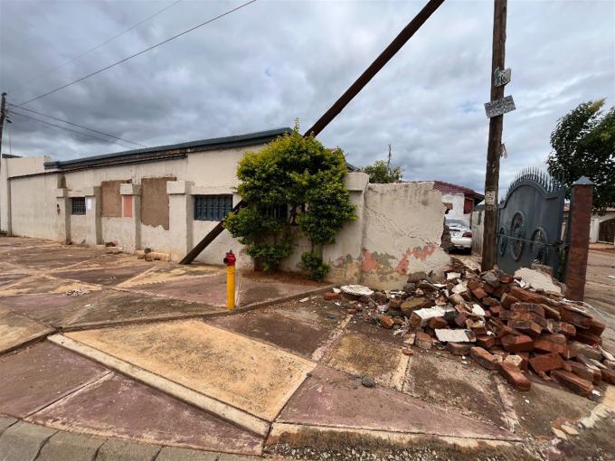 Standard Bank SIE Sale In Execution House for Sale in Mahube Valley - MR581629