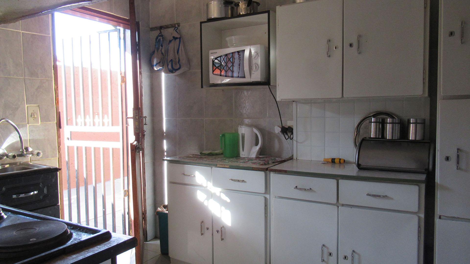 Kitchen of property in Dobsonville