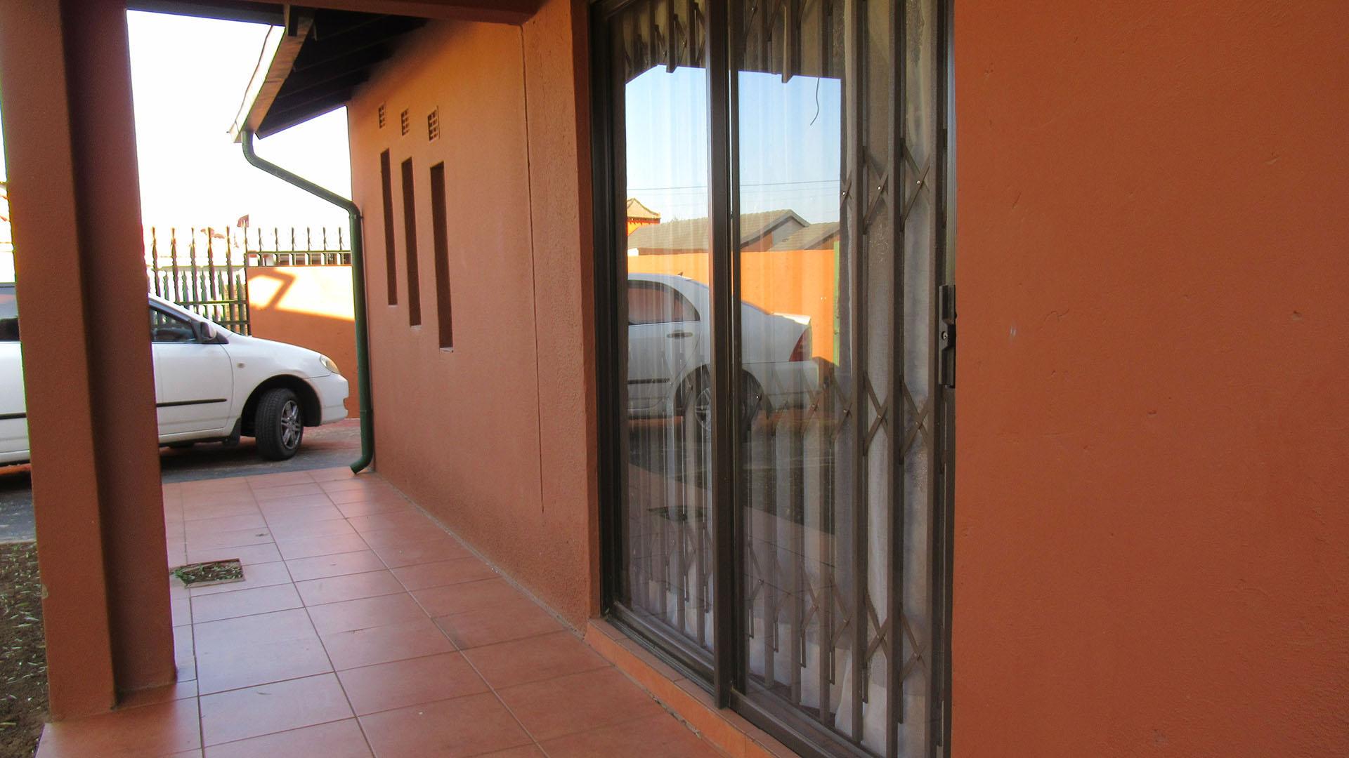 Front View of property in Dobsonville