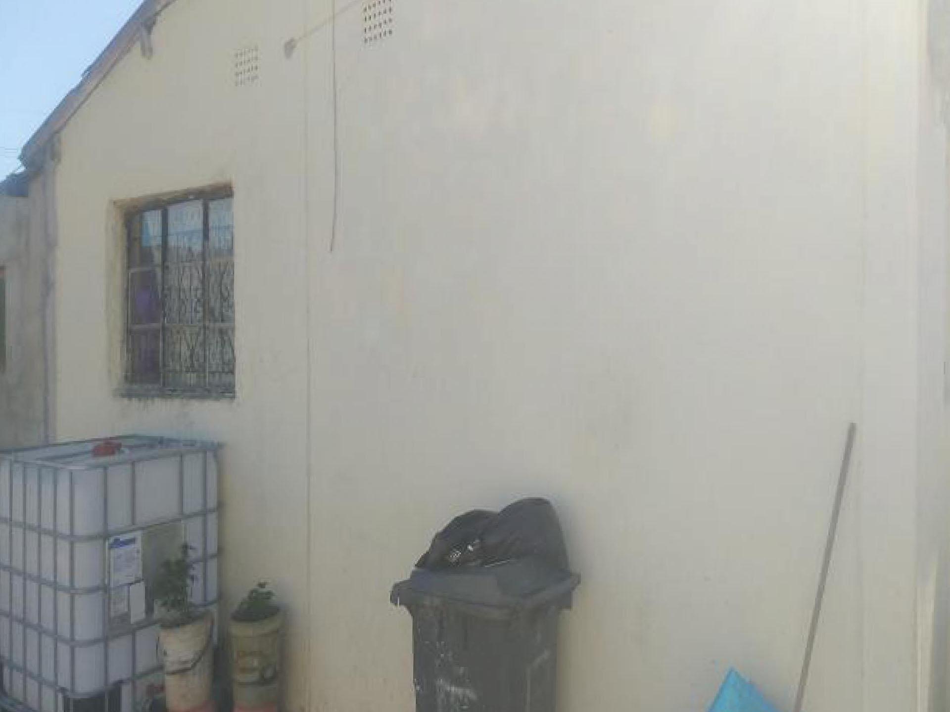 Backyard of property in Bethelsdorp