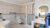 Main Bathroom - 15 square meters of property in Amandasig