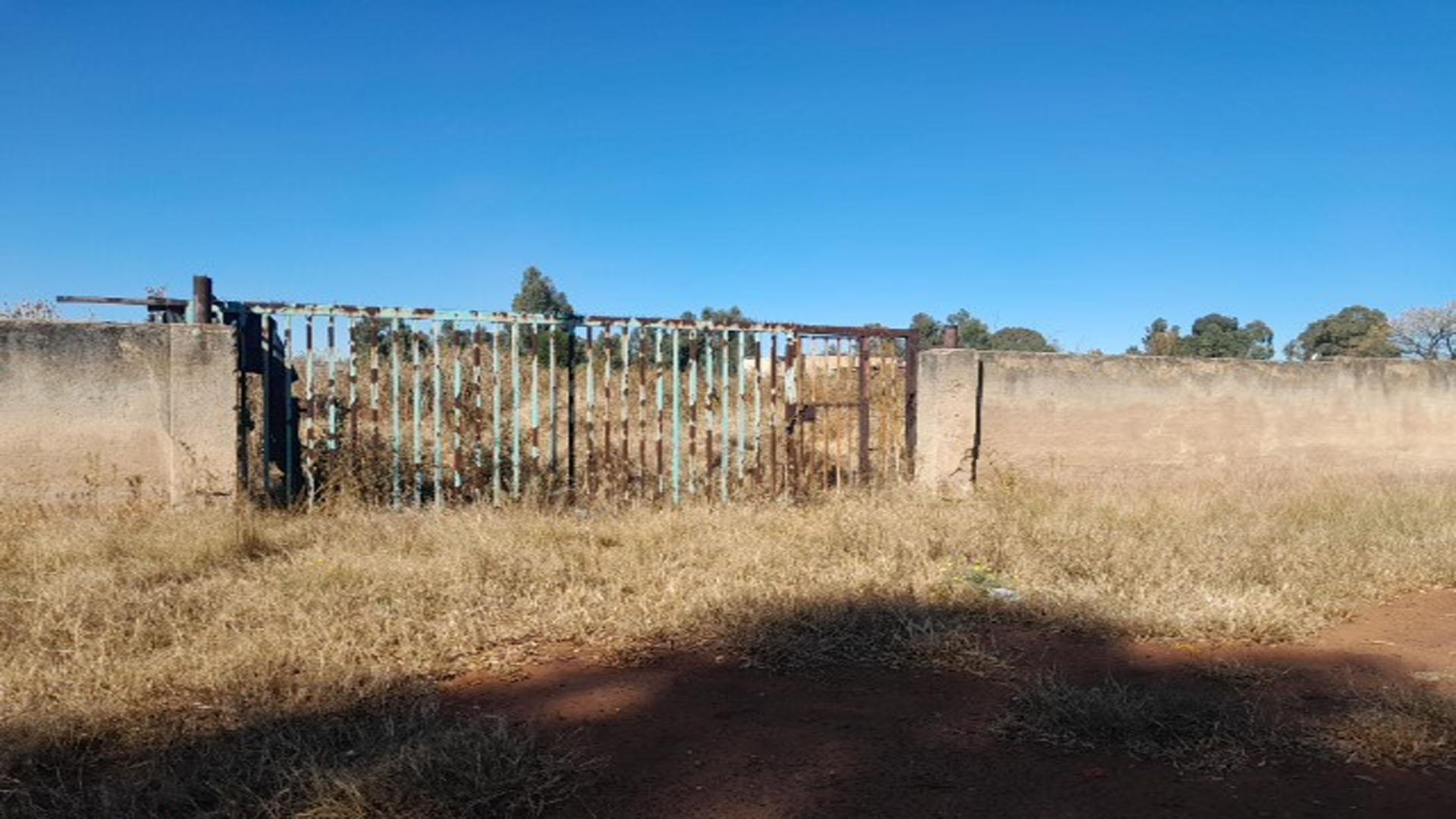Front View of property in West Rand AH