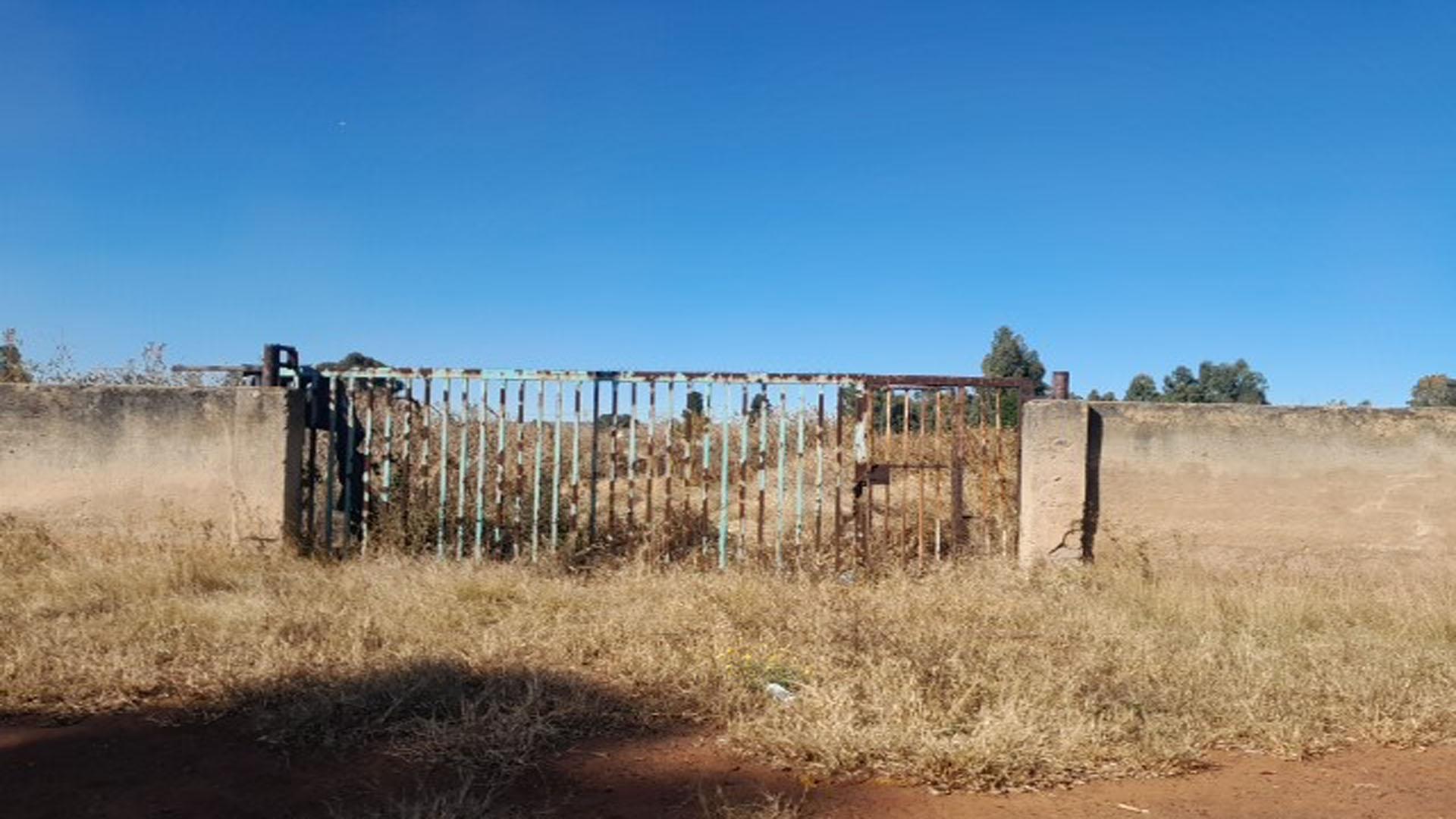 Front View of property in West Rand AH