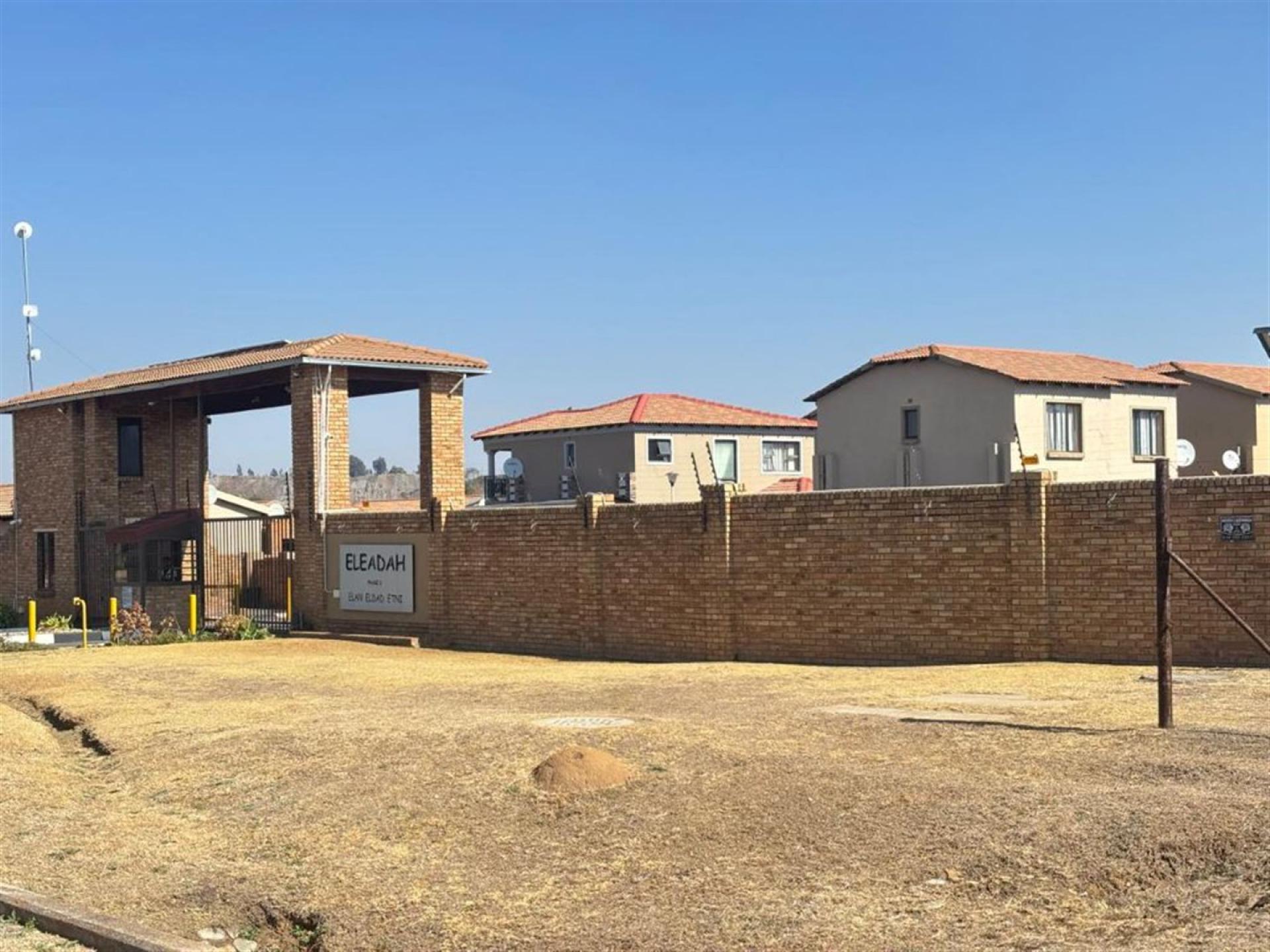 Front View of property in Krugersdorp