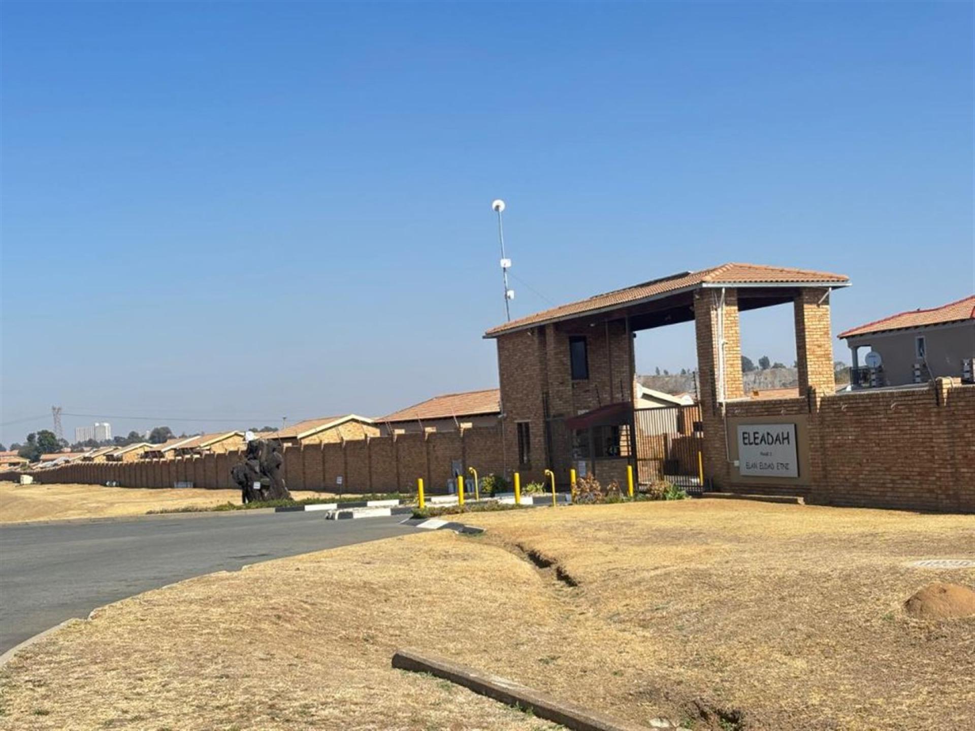 Front View of property in Krugersdorp