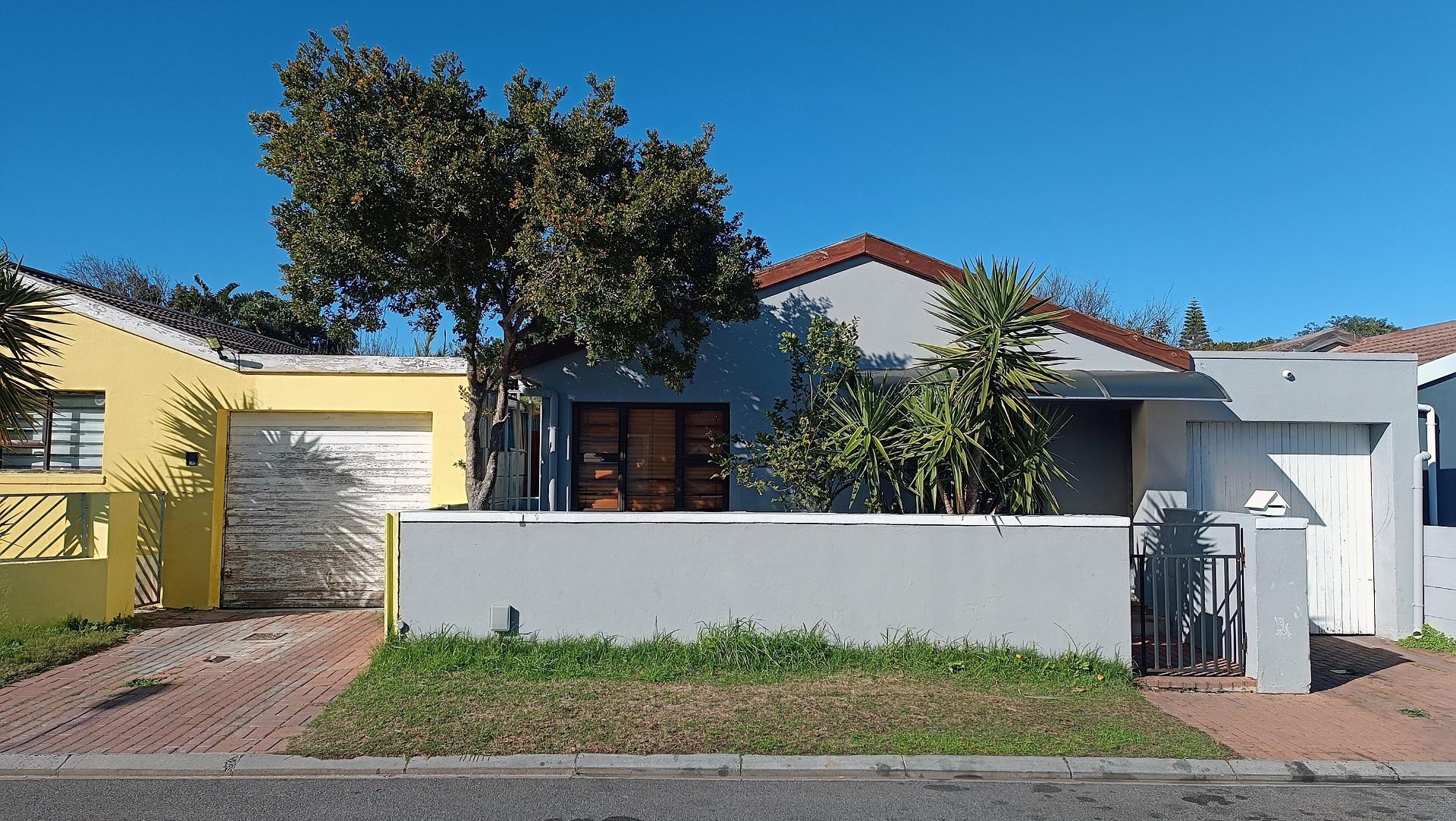 Front View of property in Ottery