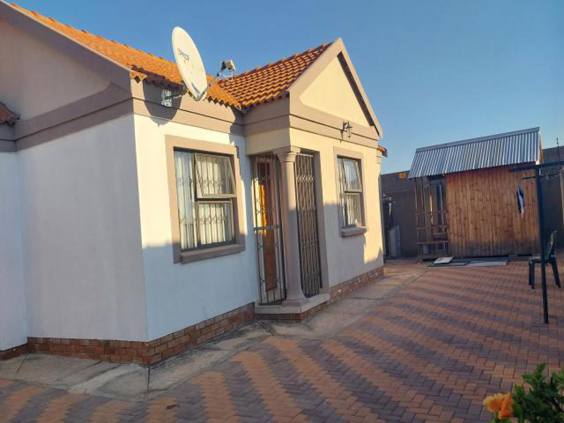 Front View of property in Seshego