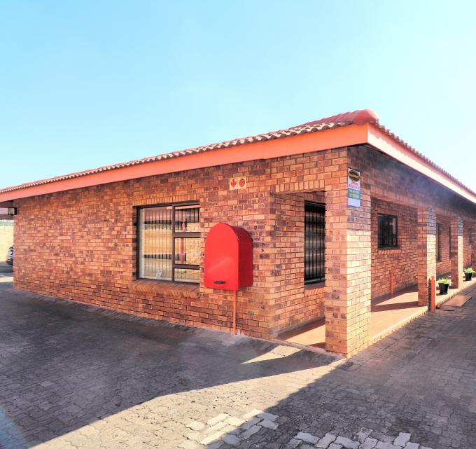 3 Bedroom House for Sale For Sale in Lenasia - MR581750