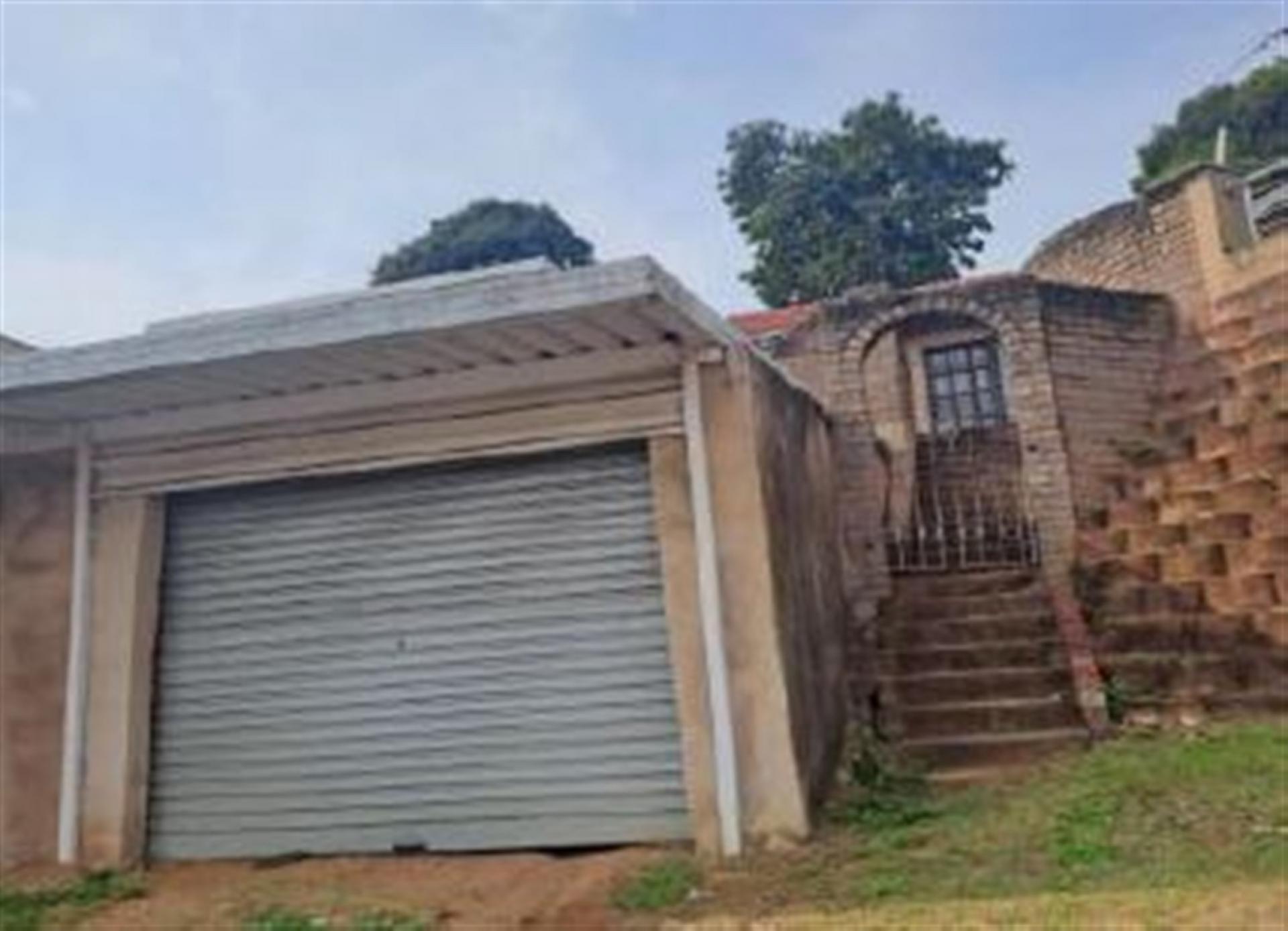 Front View of property in Mobeni East