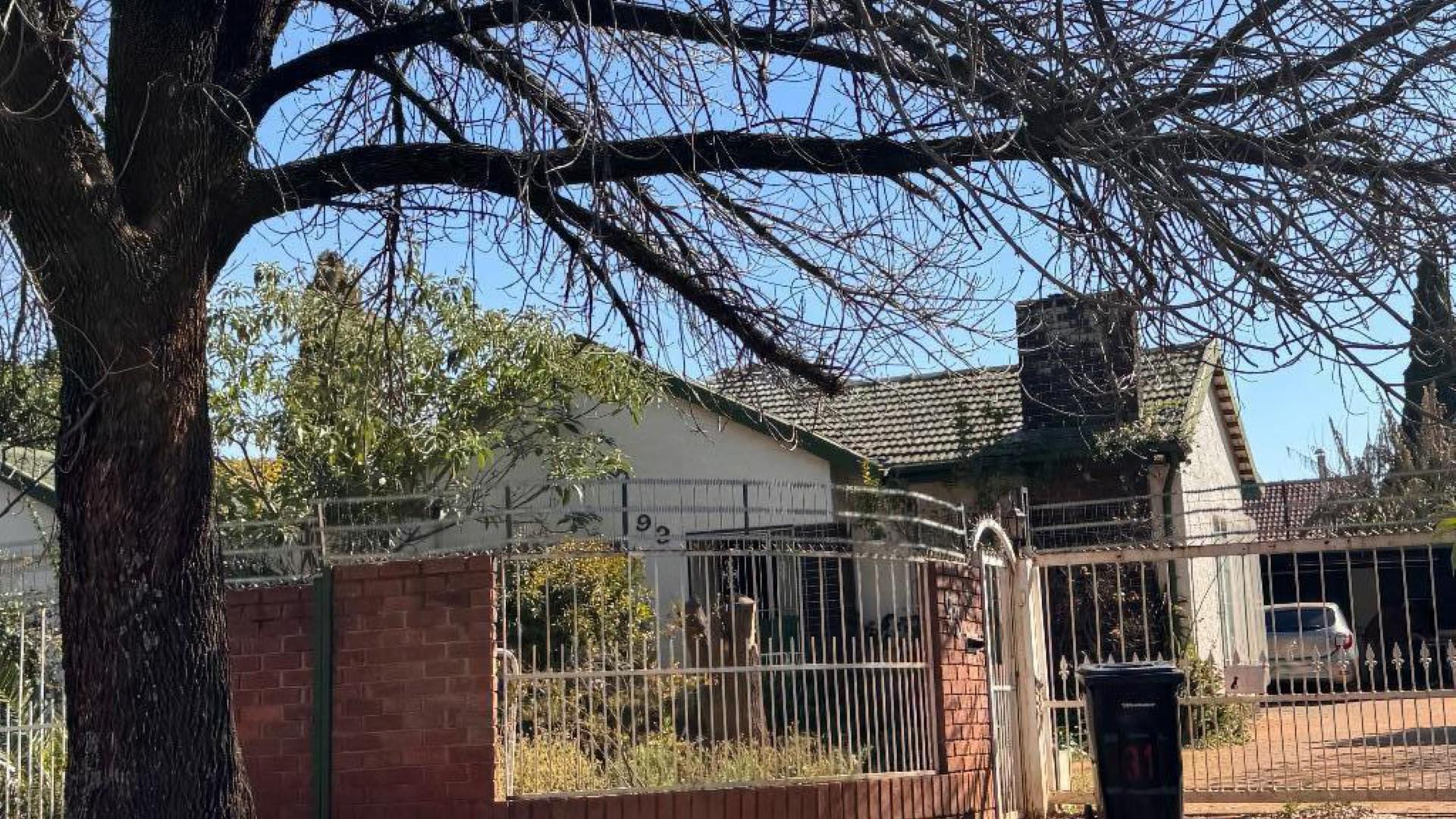 Front View of property in Marlands