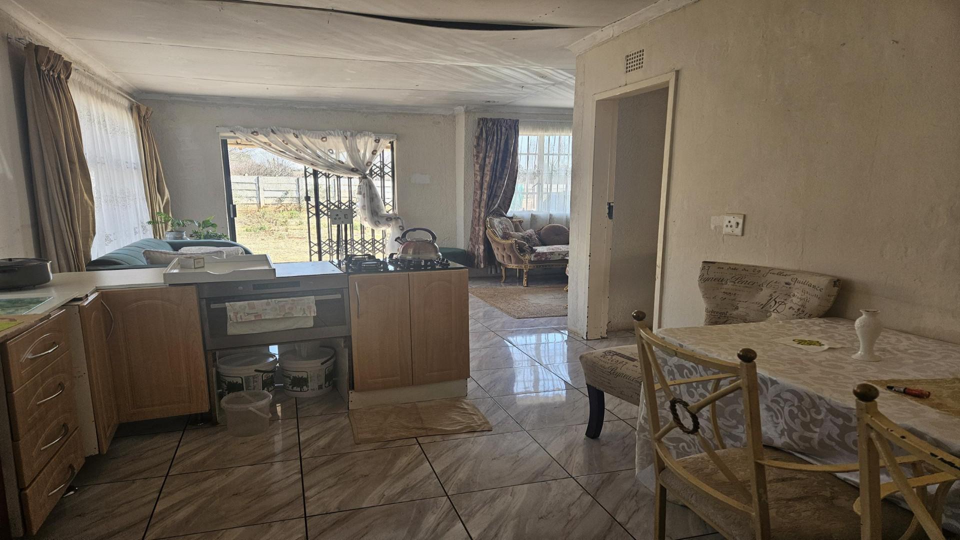 Kitchen of property in Daleside
