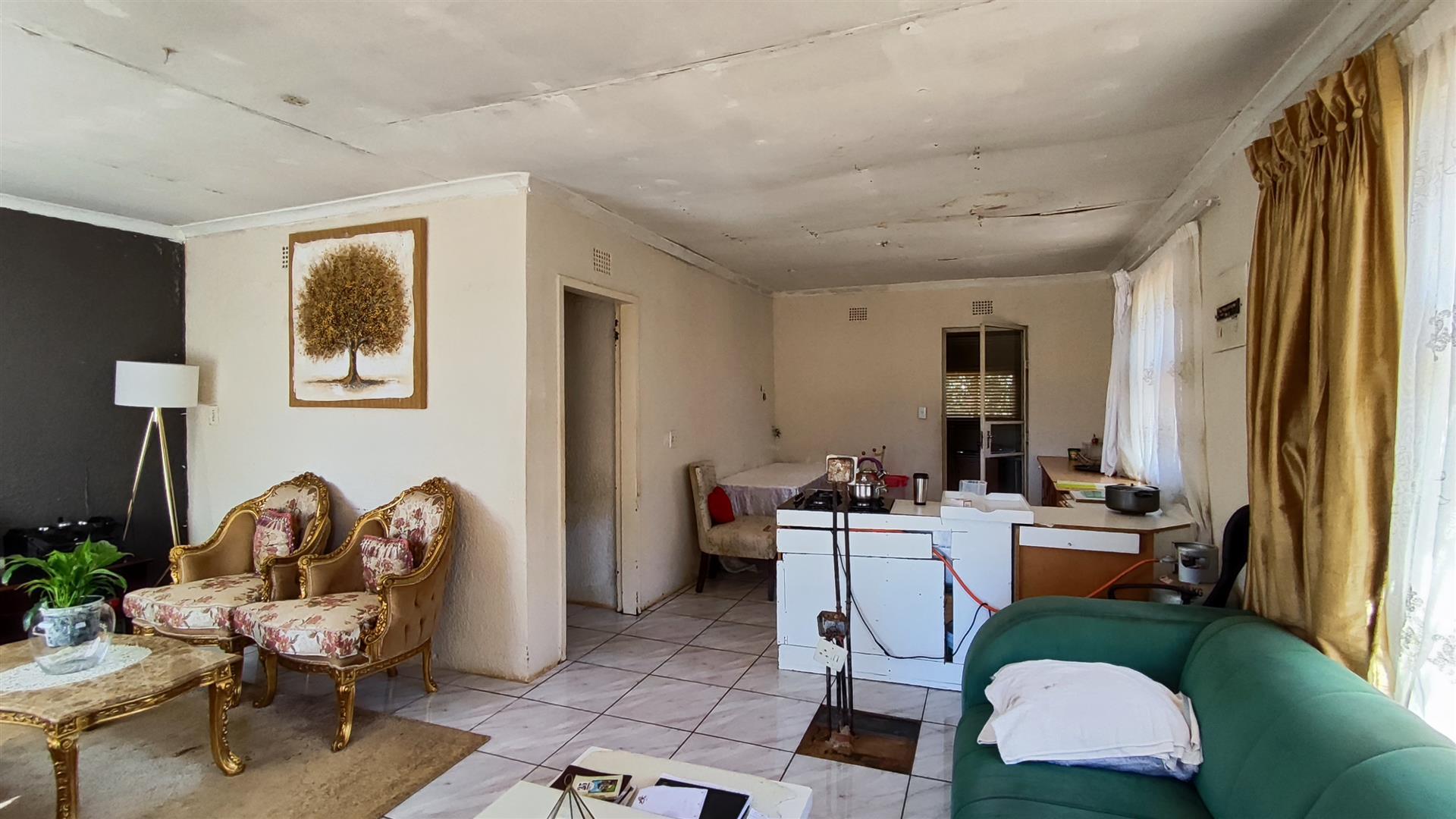 Lounges - 12 square meters of property in Daleside