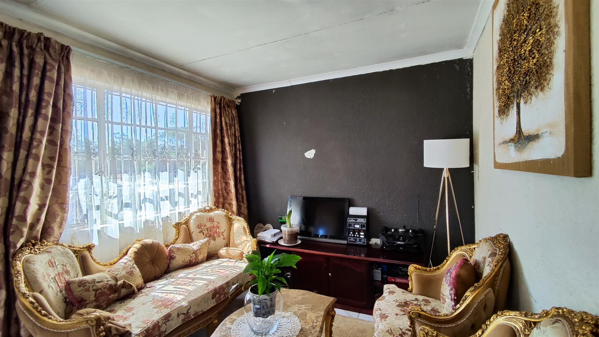 TV Room - 9 square meters of property in Daleside