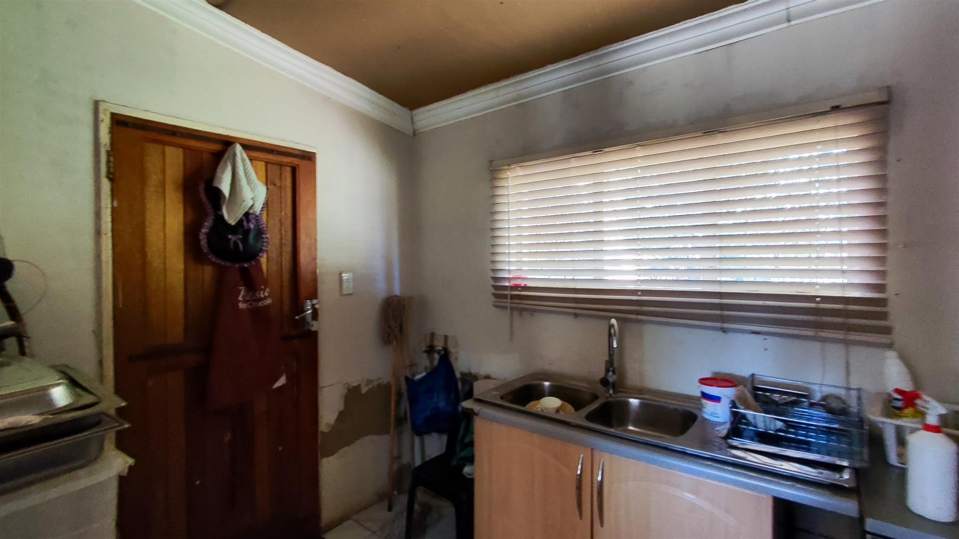 Scullery - 10 square meters of property in Daleside