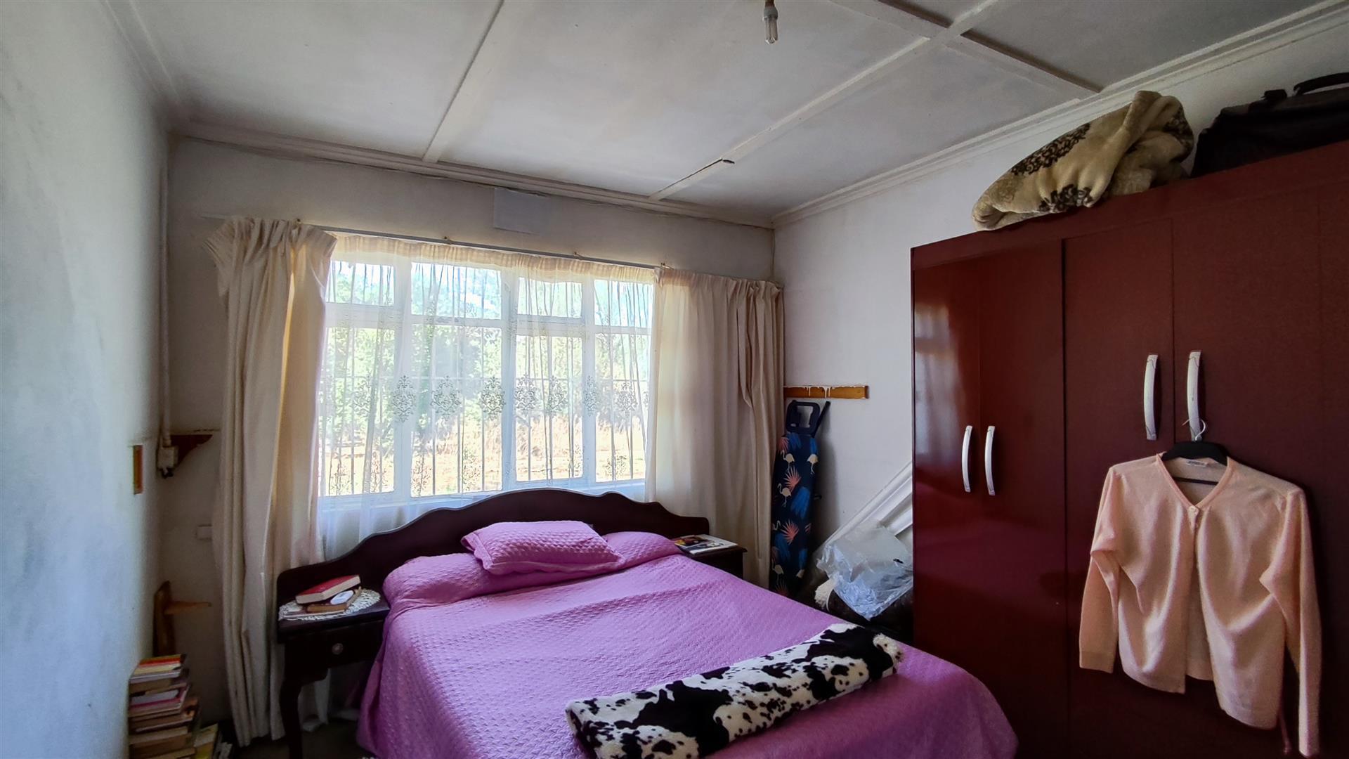 Bed Room 1 - 13 square meters of property in Daleside