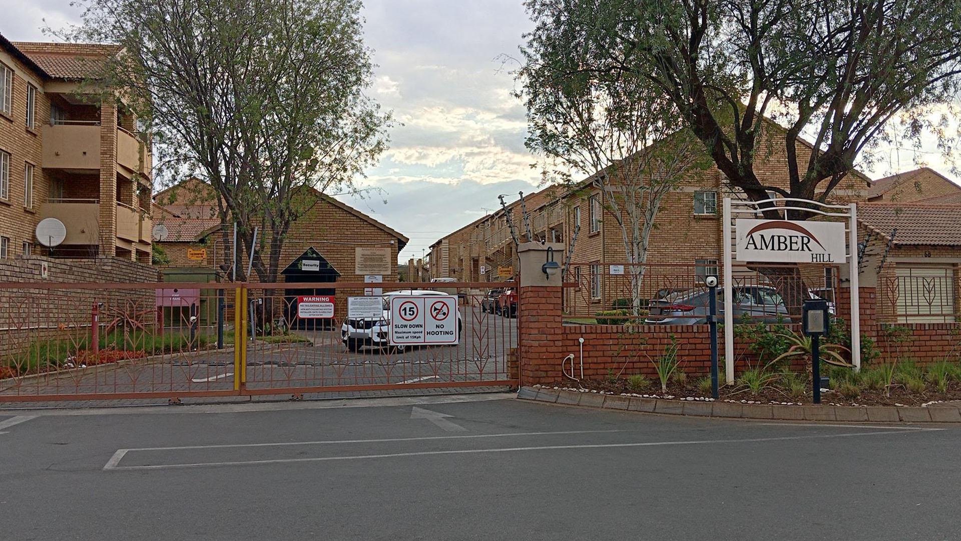 Front View of property in Eco-Park Estate