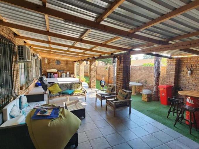 8 Bedroom House for Sale For Sale in Doornpoort - MR581927