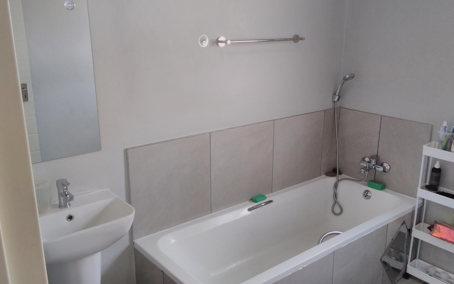 Bathroom 1 - 6 square meters of property in Fleurhof