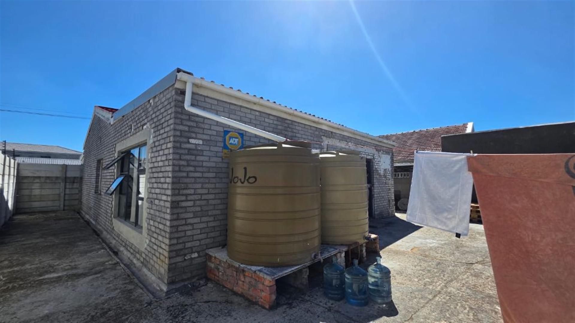 Front View of property in Cape Town Centre