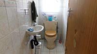 Bathroom 2 - 6 square meters of property in Caversham Glen