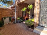3 Bedroom 2 Bathroom Simplex for Sale for sale in Safarituine