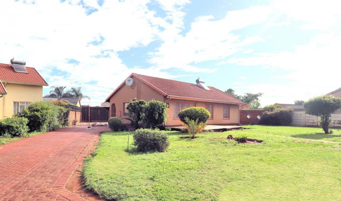 3 Bedroom House for Sale For Sale in Lenasia - MR582519