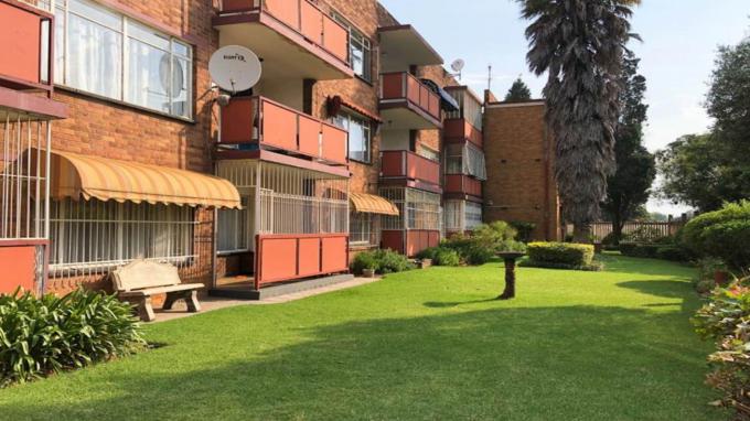 2 Bedroom Apartment for Sale For Sale in Vanderbijlpark - Private Sale - MR582521