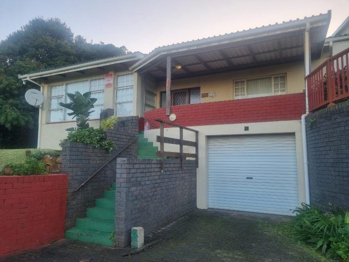 2 Bedroom Sectional Title for Sale For Sale in Umtentweni - MR582539