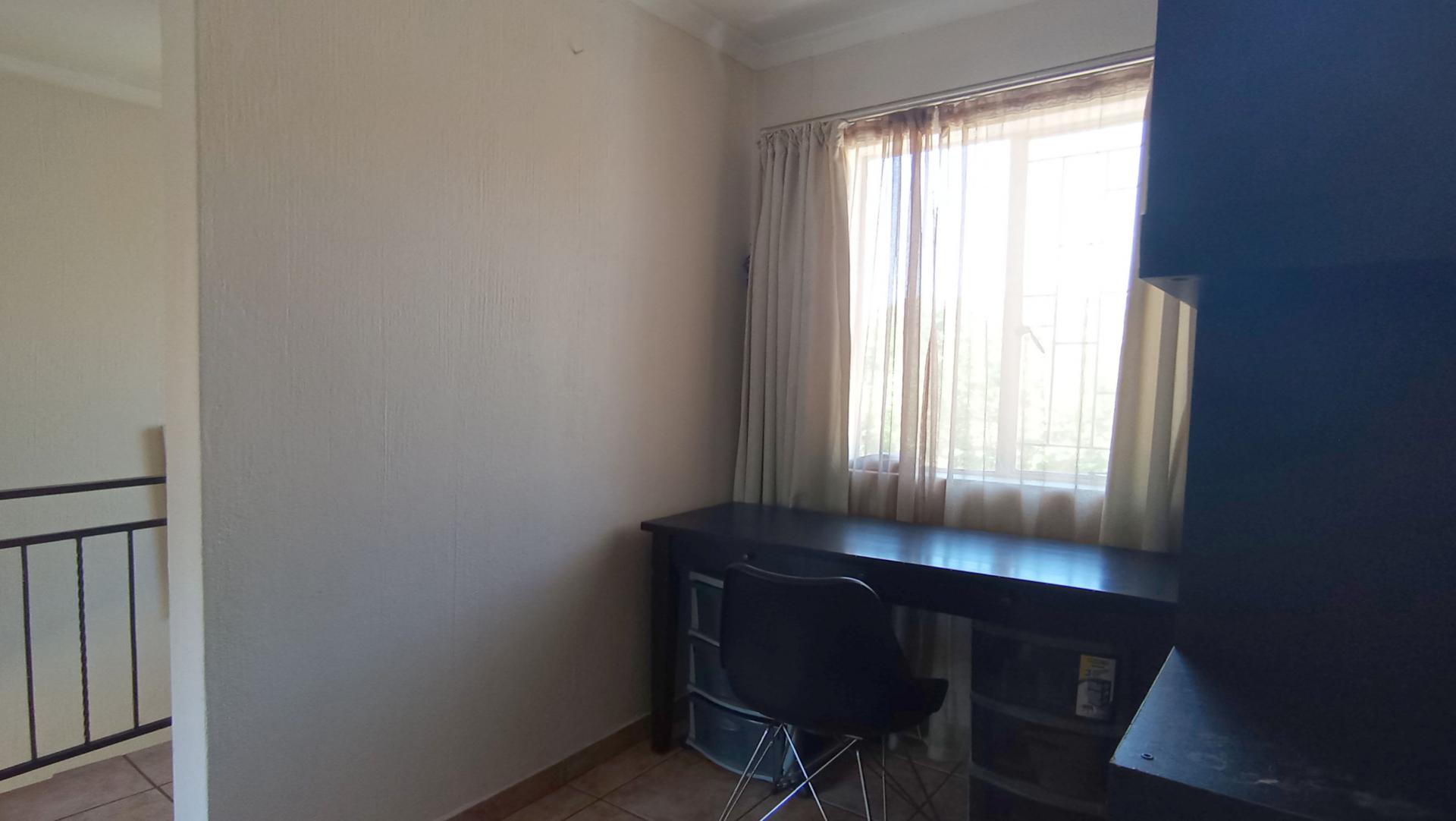 Spaces - 22 square meters of property in North Riding A.H.