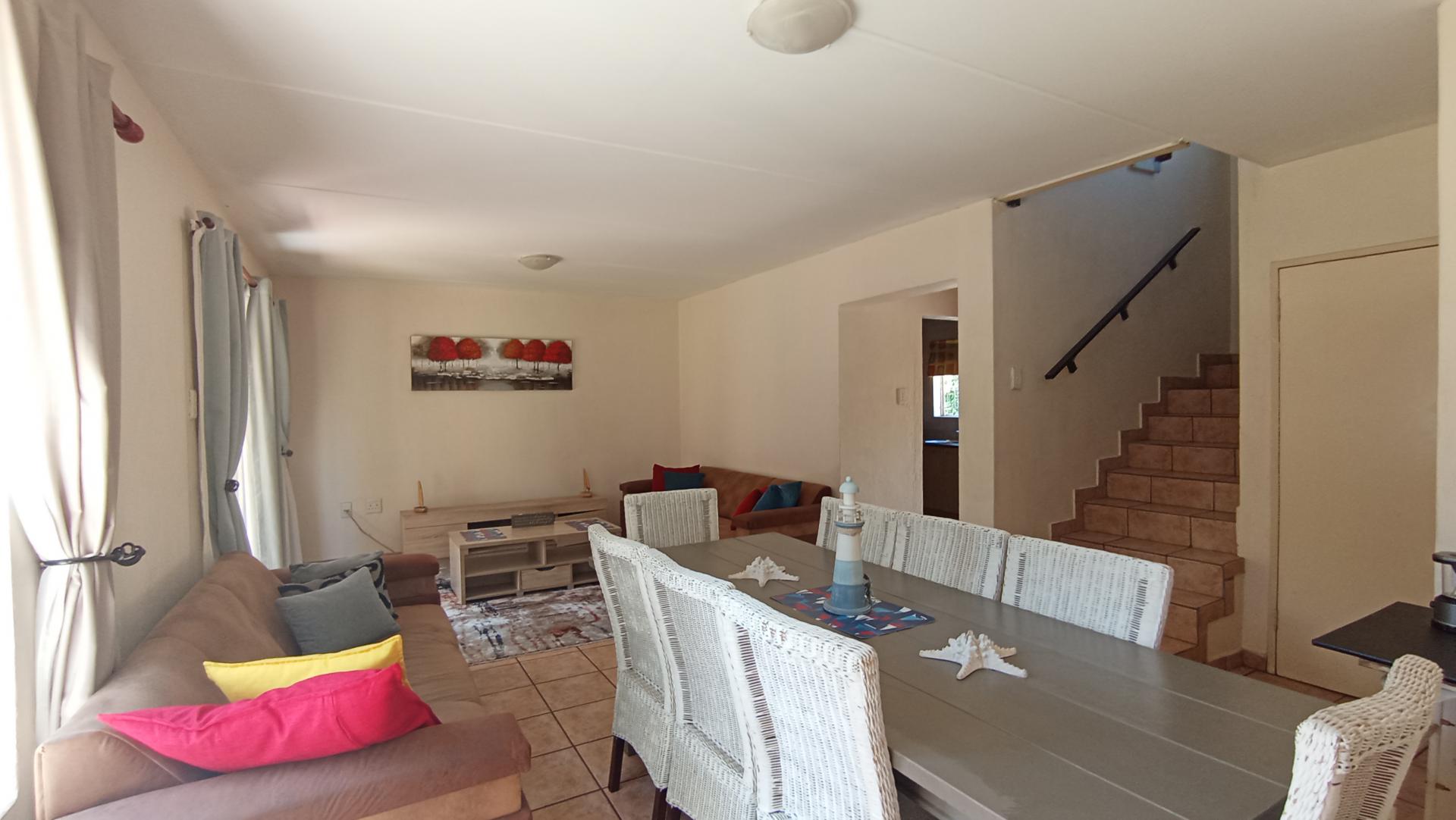 Dining Room - 15 square meters of property in North Riding A.H.