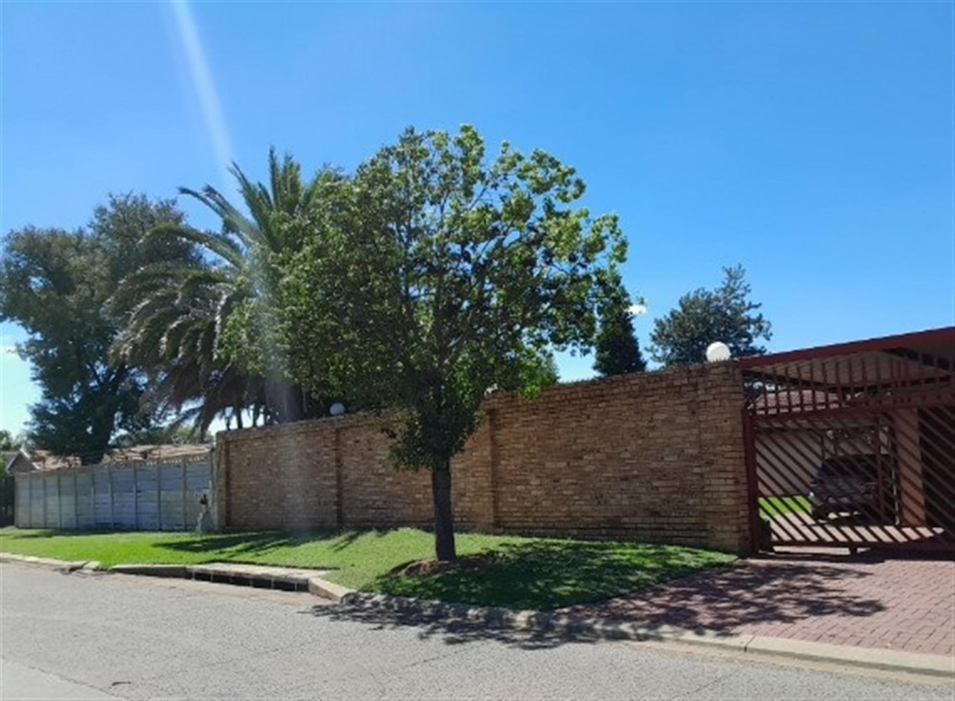 Front View of property in Mayberry Park