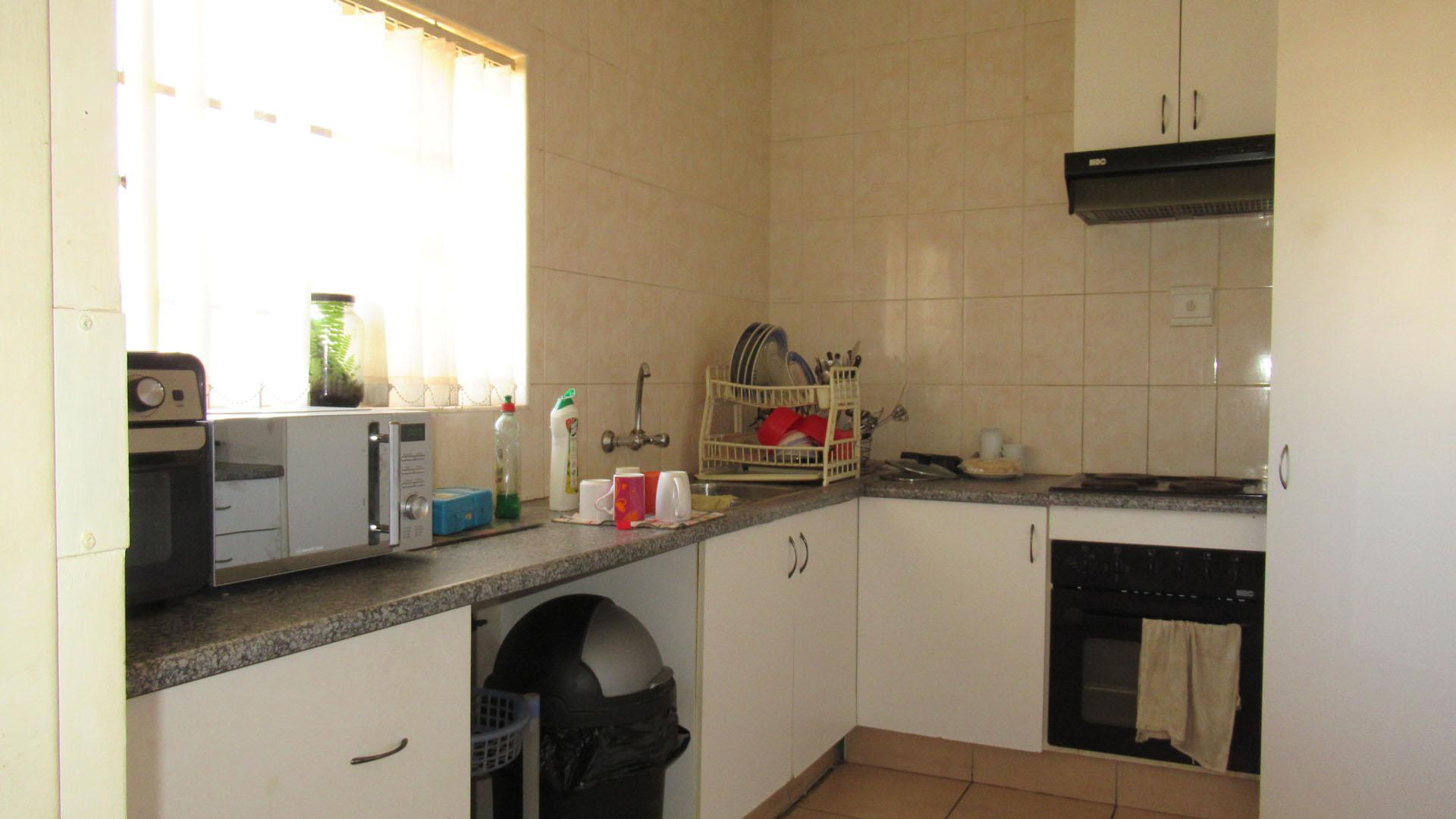 Kitchen - 10 square meters of property in Benoni