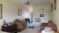 Lounges - 11 square meters of property in Benoni