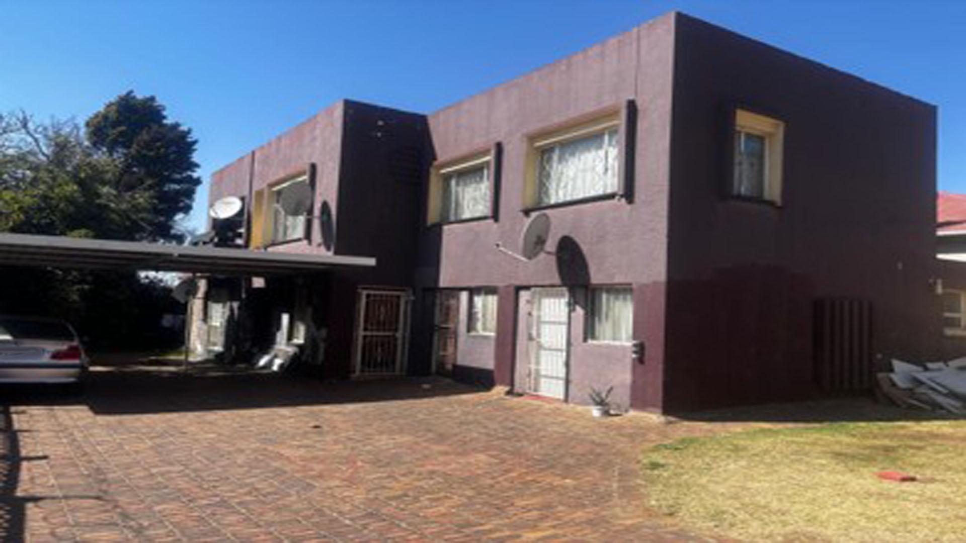 Front View of property in Rosettenville