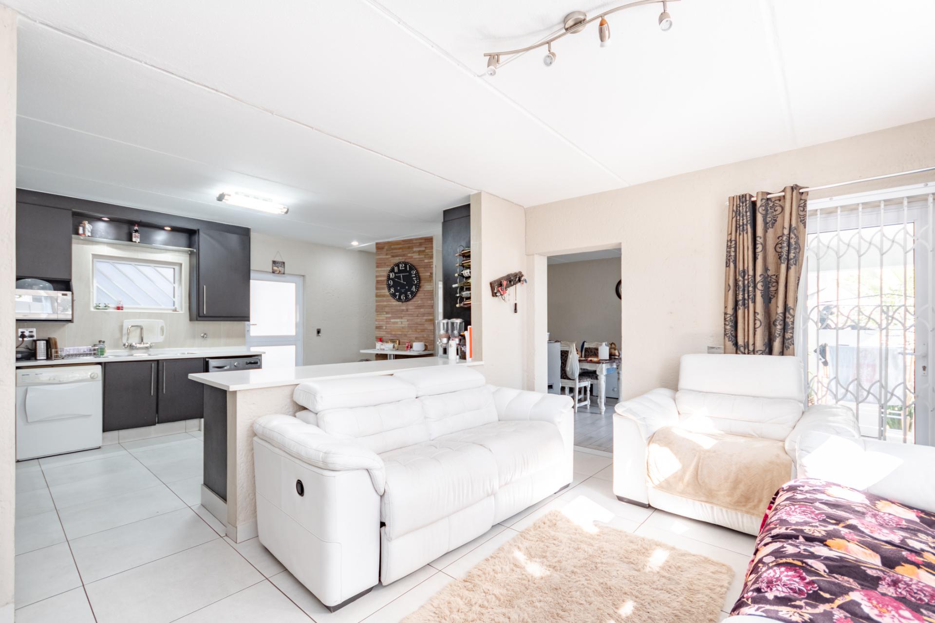 2 Bedroom Cluster for Sale For Sale in Meyersdal MR582995