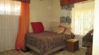 Bed Room 1 - 17 square meters of property in Turffontein