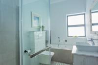 Bathroom 1 - 7 square meters of property in Vleesbaai