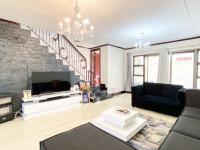  of property in Maroeladal